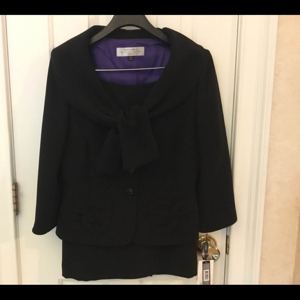 NWT Tahari 2 Piece Black Skirt Suit